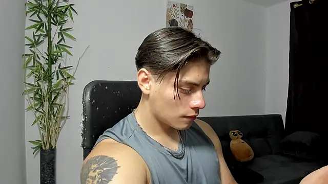Snapshot of Giordano_Russo chatting on 02.26.25 Giordano Russo online show from 02.26.25