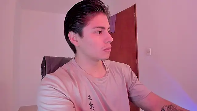 Snapshot of Giordano_Russo chatting on 10.07.25 Giordano Russo online show from 10.07.25