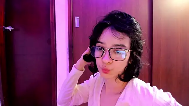 Snapshot of _Lunnaa_ chatting on 01.01.25  Lunnaa  online show from 01.01.25