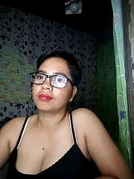 Snapshot of lovely_samxxx24 chatting on 03.05.25 lovely samxxx24 online show from 03.05.25