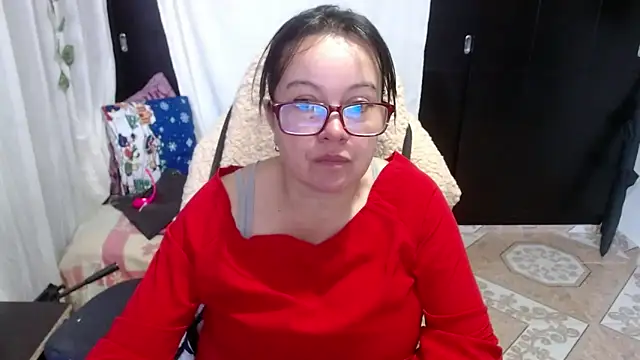 Snapshot of Sonialorens_ chatting on 12.20.24 Sonialorens  online show from 12.20.24