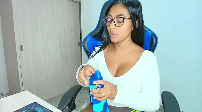 sophiax-x online show from 12.10.24