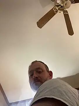 Snapshot of smokeymt420 chatting on 03.19.25 smokeymt420 online show from 03.19.25