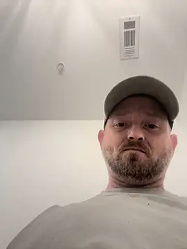 Snapshot of smokeymt420 chatting on 10.13.25 smokeymt420 online show from 10.13.25