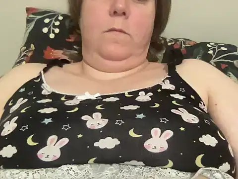 Snapshot of ParisNova chatting on 01.04.25 ParisNova online show from 01.04.25