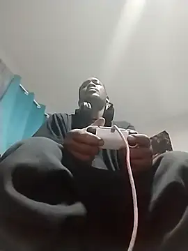 Snapshot of Makeyoucumallover chatting on 10.31.25 Makeyoucumallover online show from 10.31.25