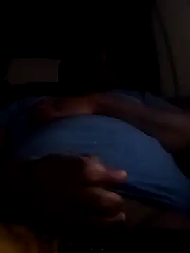 Snapshot of biggreen850 chatting on 02.18.25 biggreen850 online show from 02.18.25