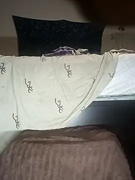 Snapshot of biggreen850 chatting on 10.06.25 biggreen850 online show from 10.06.25