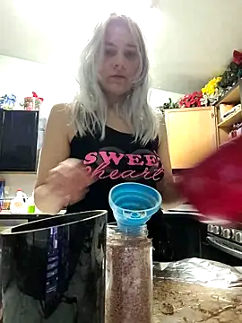 Snapshot of ScarletCallings420 chatting on 01.06.25 ScarletCallings420 online show from 01.06.25