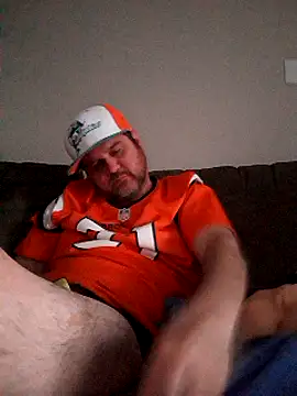 Snapshot of EZYves chatting on 12.02.24 EZYves online show from 12.02.24