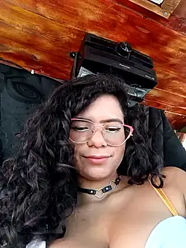 Snapshot of Simone_Miller chatting on 01.16.25 Simone Miller online show from 01.16.25