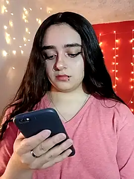 Snapshot of IvonneT chatting on 12.04.24 IvonneT online show from 12.04.24