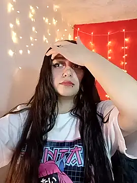 Snapshot of IvonneT chatting on 12.13.24 IvonneT online show from 12.13.24