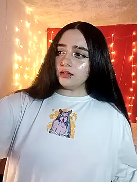 Snapshot of IvonneT chatting on 01.26.25 IvonneT online show from 01.26.25