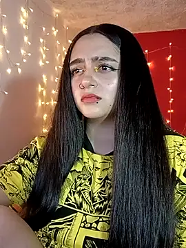 Snapshot of IvonneT chatting on 02.26.25 IvonneT online show from 02.26.25