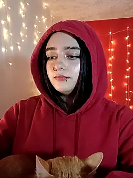 Snapshot of IvonneT chatting on 03.05.25 IvonneT online show from 03.05.25