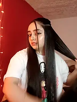 Snapshot of IvonneT chatting on 10.19.25 IvonneT online show from 10.19.25