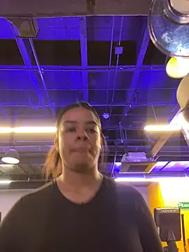 Snapshot of trianawhite chatting on 12.18.24 trianawhite online show from 12.18.24