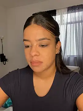 Snapshot of trianawhite chatting on 12.20.24 trianawhite online show from 12.20.24