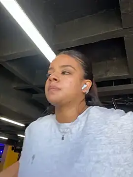 Snapshot of trianawhite chatting on 01.30.25 trianawhite online show from 01.30.25