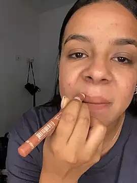 Snapshot of trianawhite chatting on 02.17.25 trianawhite online show from 02.17.25