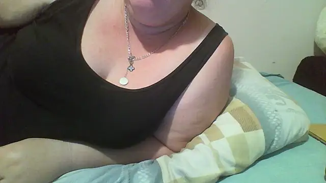 Snapshot of chubbypeach123 chatting on 09.15.25 chubbypeach123 online show from 09.15.25