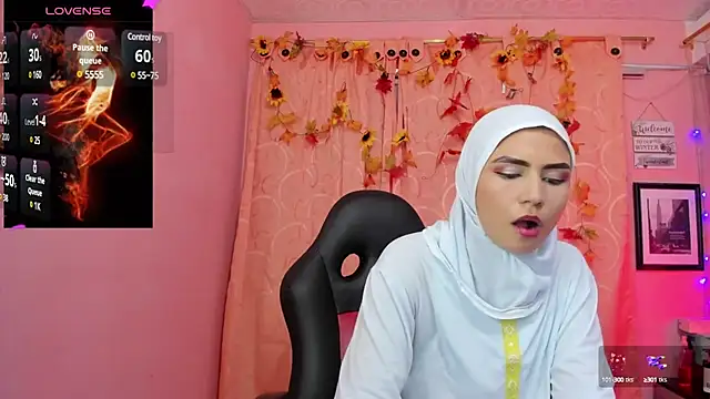 Snapshot of DarshaKhemu chatting on 12.11.24 DarshaKhemu online show from 12.11.24