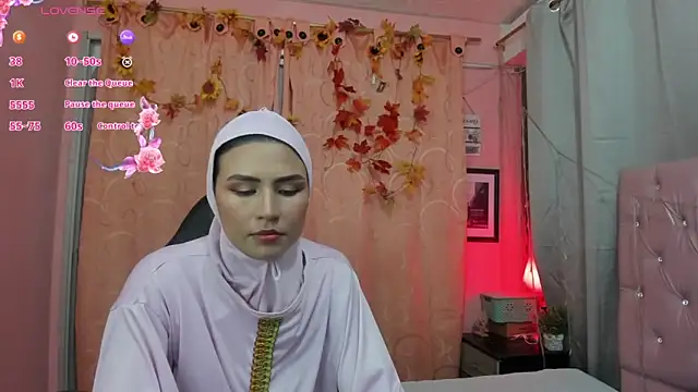 Snapshot of DarshaKhemu chatting on 09.16.25 DarshaKhemu online show from 09.16.25