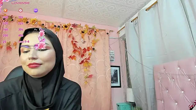 Snapshot of DarshaKhemu chatting on 10.04.25 DarshaKhemu online show from 10.04.25