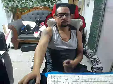 Snapshot of alexam_gal@xh chatting on 12.08.24 alexam galxh online show from 12.08.24