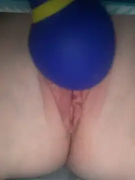 Snapshot of ToysRus24 chatting on 02.13.25 ToysRus24 online show from 02.13.25