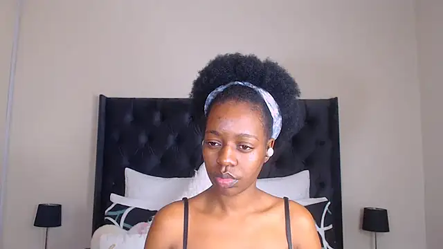 Snapshot of Sexynaughty_Gal chatting on 03.19.25 Sexynaughty Gal online show from 03.19.25