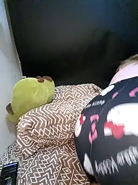 Snapshot of Sweet_asian_kylie chatting on 10.19.25 Sweet asian kylie online show from 10.19.25