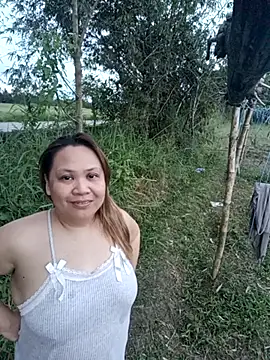 Snapshot of Sweet_asian_kylie chatting on 10.28.25 Sweet asian kylie online show from 10.28.25