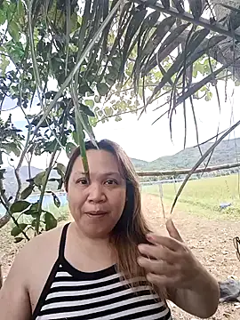 Snapshot of Sweet_asian_kylie chatting on 10.29.25 Sweet asian kylie online show from 10.29.25