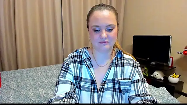 Snapshot of AlanaBrox chatting on 12.03.24 AlanaBrox online show from 12.03.24