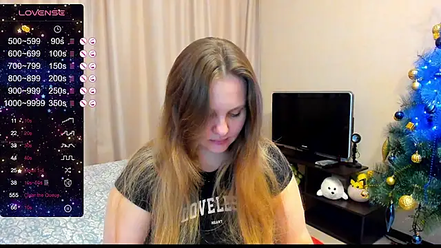 Snapshot of AlanaBrox chatting on 12.25.24 AlanaBrox online show from 12.25.24