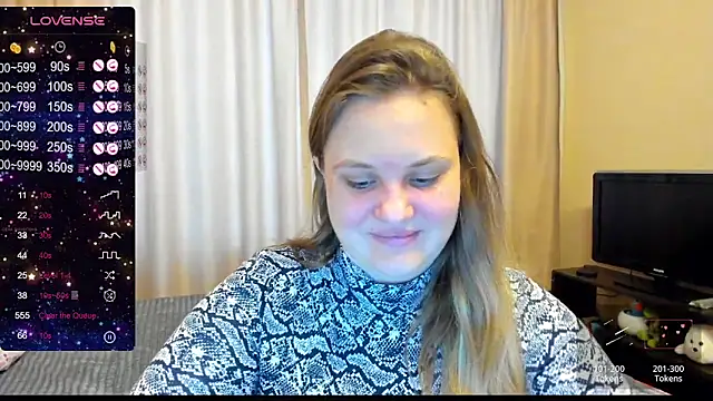 Snapshot of AlanaBrox chatting on 01.13.25 AlanaBrox online show from 01.13.25