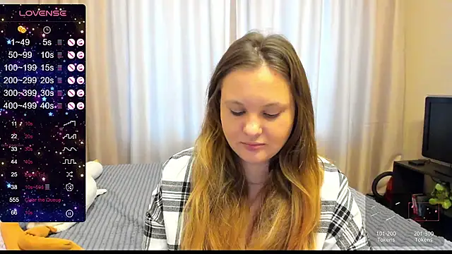 Snapshot of AlanaBrox chatting on 02.12.25 AlanaBrox online show from 02.12.25