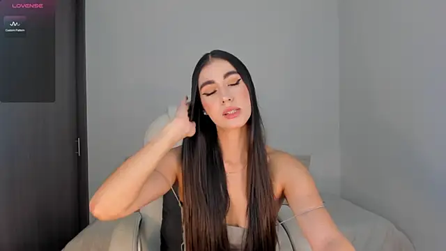 Snapshot of RebeccaBaxter chatting on 01.09.25 RebeccaBaxter online show from 01.09.25