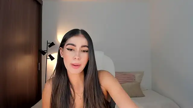 Snapshot of RebeccaBaxter chatting on 09.11.25 RebeccaBaxter online show from 09.11.25