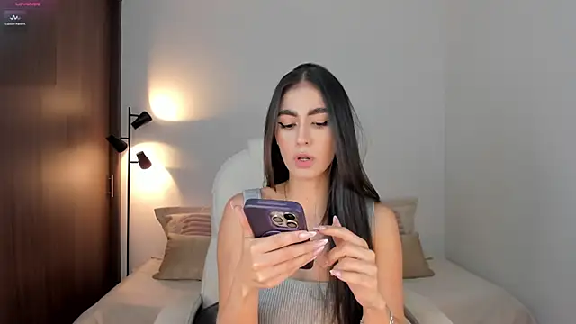 Snapshot of RebeccaBaxter chatting on 10.08.25 RebeccaBaxter online show from 10.08.25