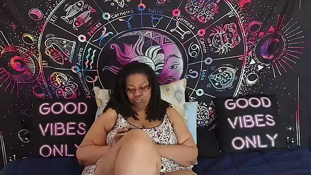 Snapshot of RenaeCumsAlot chatting on 02.25.25 RenaeCumsAlot online show from 02.25.25