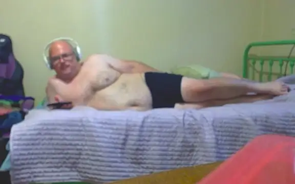 Snapshot of fuckmechuck chatting on 09.29.25 fuckmechuck online show from 09.29.25