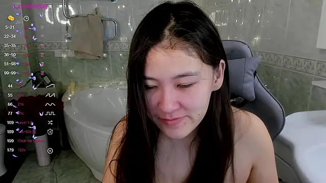 Snapshot of Riz_girl chatting on 02.27.25 Riz girl online show from 02.27.25