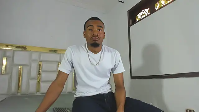 Snapshot of Kylieandjhonny chatting on 02.18.25 Kylieandjhonny online show from 02.18.25