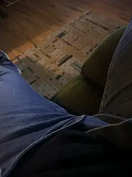 Snapshot of Cezar993 chatting on 12.31.24 Cezar993 online show from 12.31.24