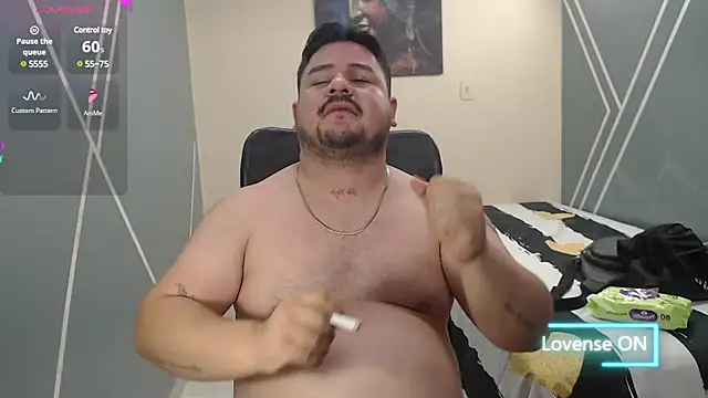 Snapshot of oso_dirty_ chatting on 01.25.25 oso dirty  online show from 01.25.25