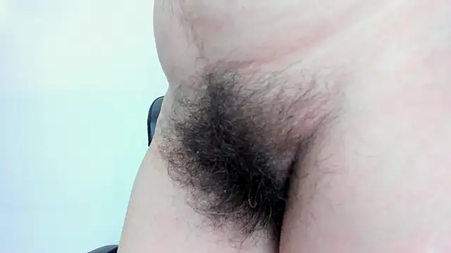 Snapshot of moxa_hot chatting on 12.16.24 moxa hot online show from 12.16.24