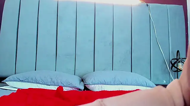 Snapshot of moxa_hot chatting on 12.26.24 moxa hot online show from 12.26.24